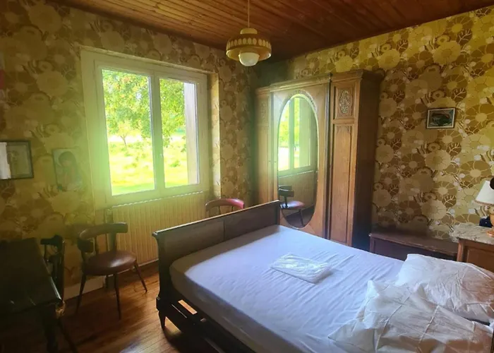 Дом отдыха Maison A La Campagne Ideale Famille Et Amis Montayral